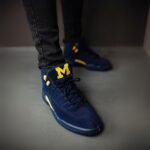 Air Jordan 12 Retro Michigan College Navy Amarillo - Image 7