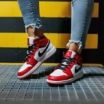Air Jordan 1 Mid Chicago Red White - Image 7