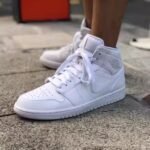 Air Jordan 1 Retro Mid White Pure Platinum - Image 6