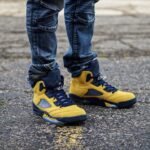 Air Jordan 5 Retro SP Michigan Amarillo - Image 7