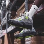 Air Jordan 4 Retro SE Neon 95 Grey - Image 9