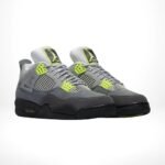 Air Jordan 4 Retro SE Neon 95 Grey - Image 2