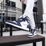 Air Jordan 1 Retro High Midnight Navy - Image 8
