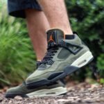 Air Jordan 4 x Undefeated OG Deep Green 2025 - Image 12