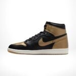 Air Jordan 1 Retro High OG Metallic Gold Black - Image 3