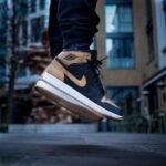 Air Jordan 1 Retro High OG Metallic Gold Black - Image 8